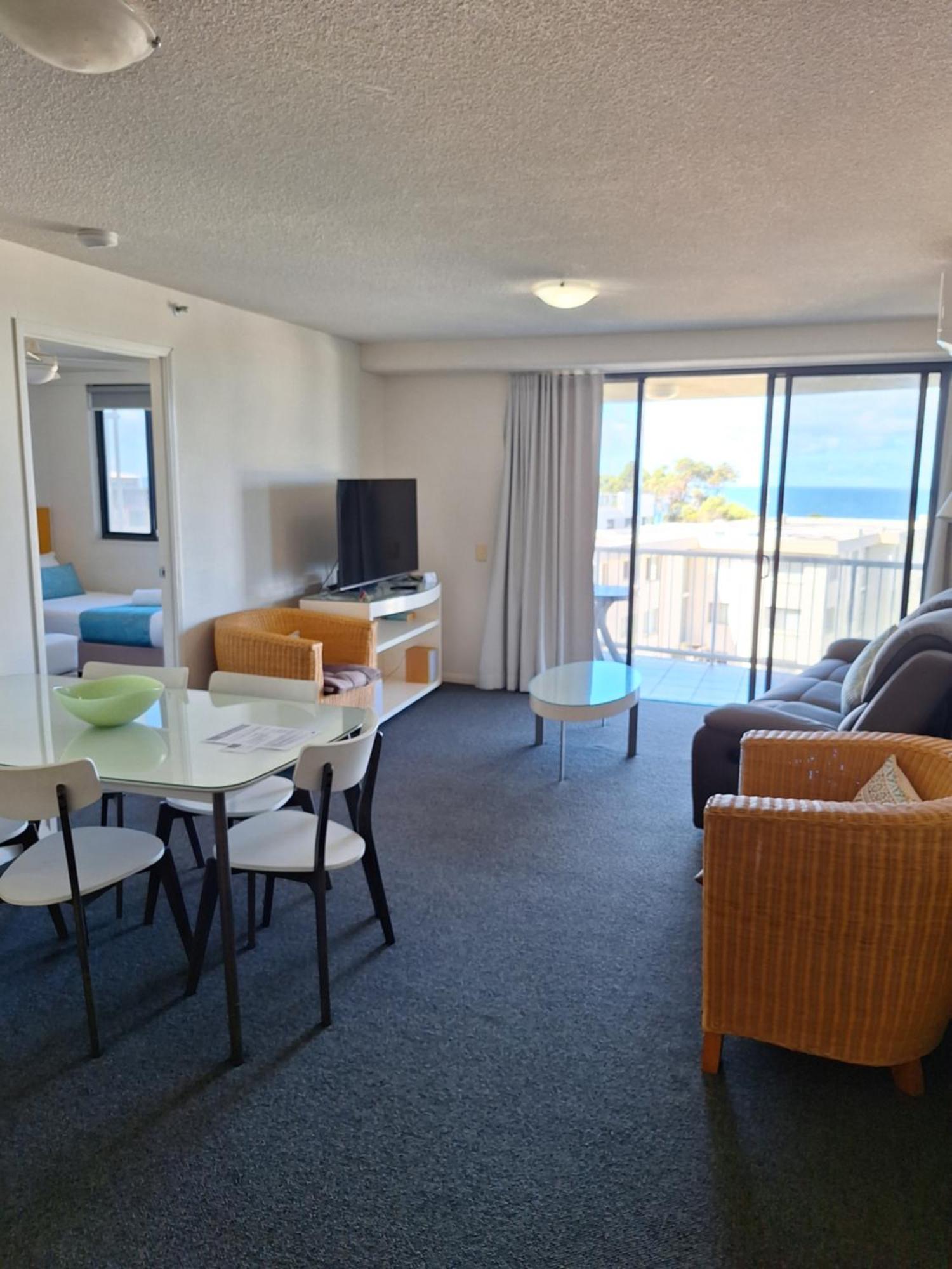 Catalina 4*