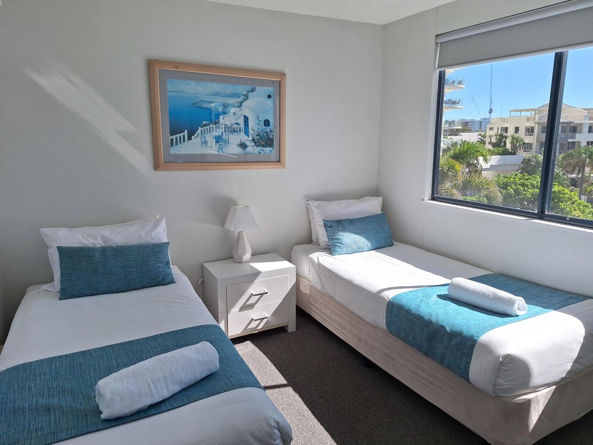Catalina 4*